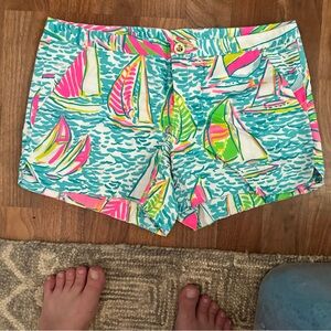 POSH STORE CLOSING 
Lilly Pulitzer adíe shorts ugotta regatta Print